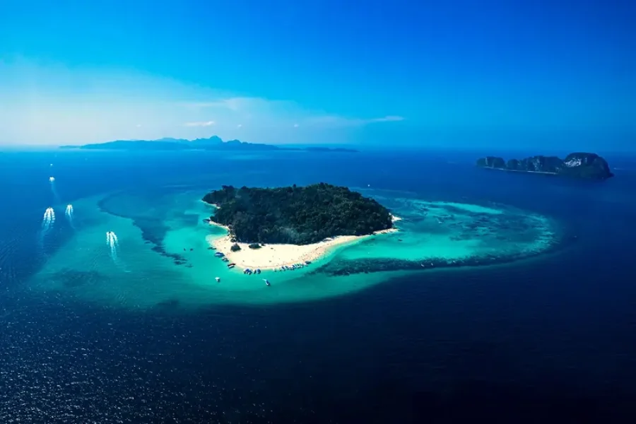 Ko Lanta: Full-Day Snorkel Trip to Phi Phi & Bamboo Islands