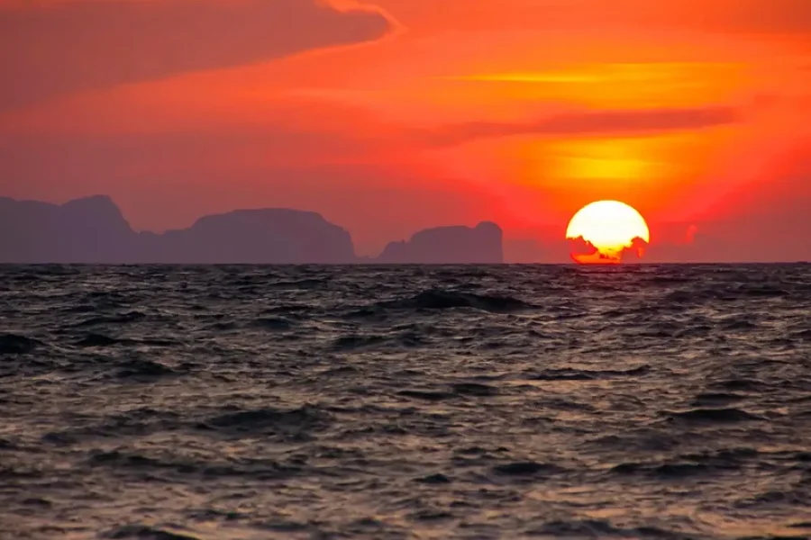 Ko Lanta: Private Sunset Long-Tail Boat Adventure Tour