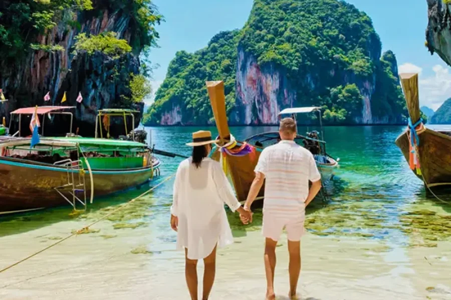 Krabi Private Hong Island Snorkeling Tour w/ Long-Tail Boat