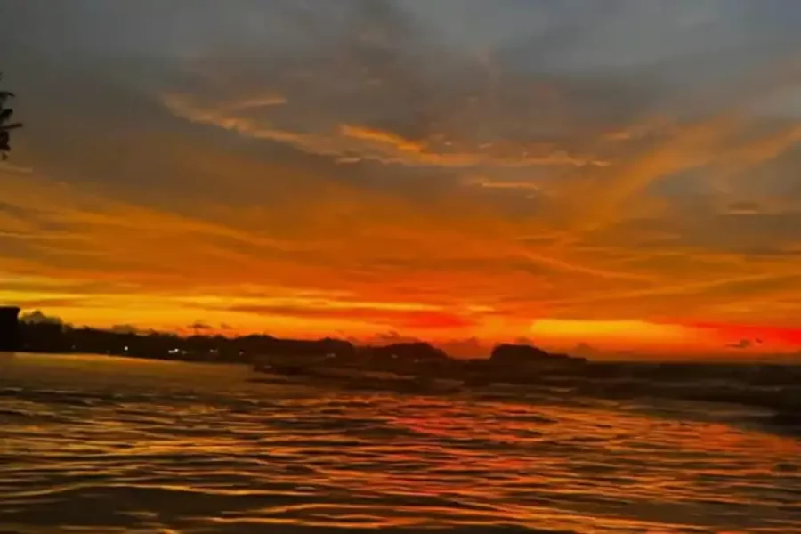 Ko Lanta: Sunset + Bioluminescence plankton by kayaking